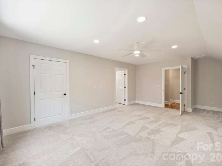 6504 Hunter Pine Lane, Charlotte, NC 28270.  MLS# CAR4343827, YatesRealty ID 20294. 