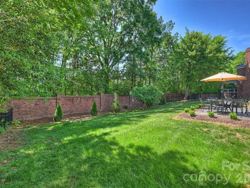 6504 Hunter Pine Lane, Charlotte, NC 28270.  MLS# CAR4343827, YatesRealty ID 20294. 