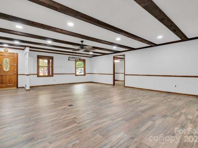 268 Margate Circle, Chesnee, SC 29323.  MLS# CAR4268965, YatesRealty ID 20295. 