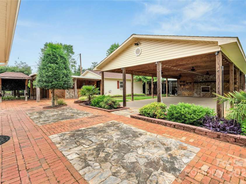 268 Margate Circle, Chesnee, SC 29323.  MLS# CAR4268965, YatesRealty ID 20295. 