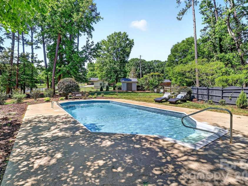 5601 Beaver Dam Lane, Mint Hill, NC 28227.  MLS# CAR4373202, YatesRealty ID 20295. 