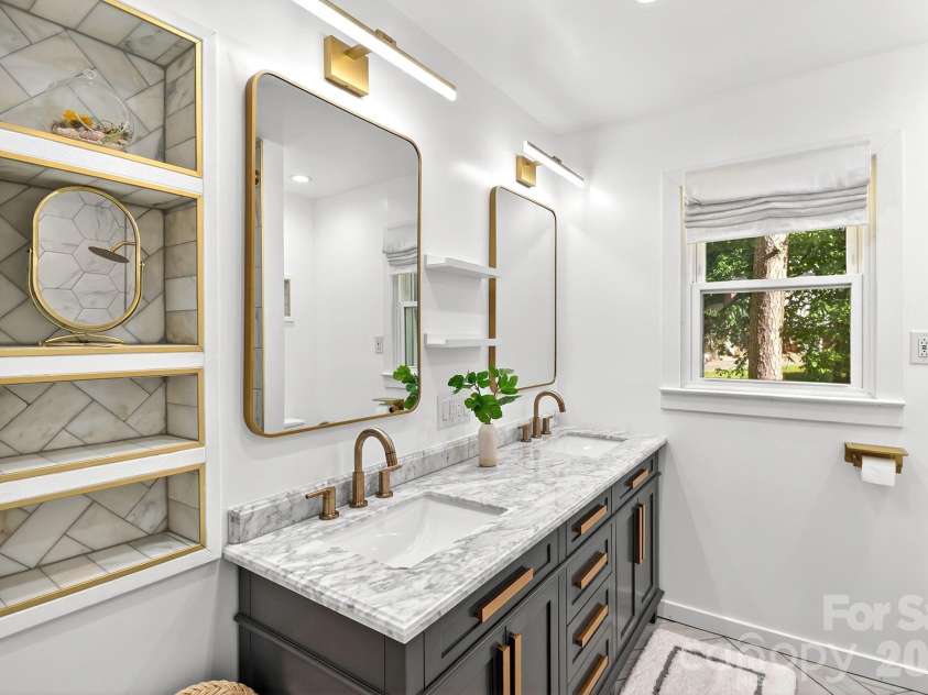 5601 Beaver Dam Lane, Mint Hill, NC 28227.  MLS# CAR4373202, YatesRealty ID 20295. Glam Bathroom 2