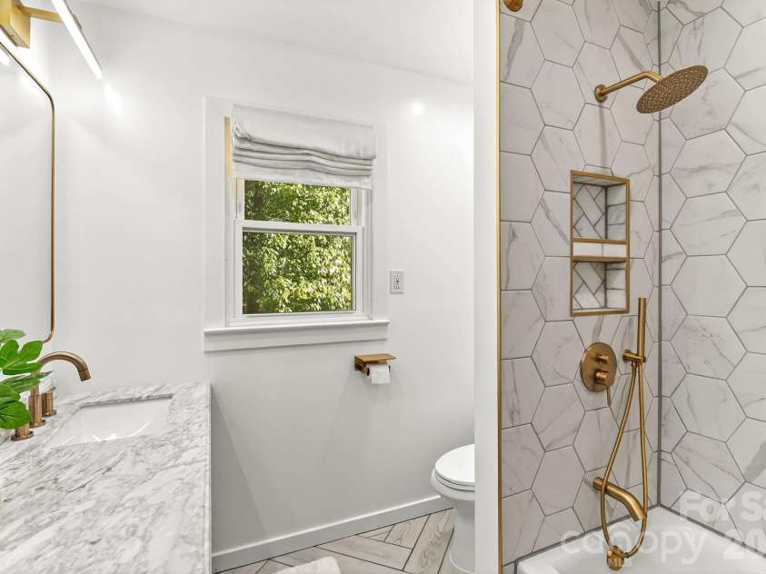 5601 Beaver Dam Lane, Mint Hill, NC 28227.  MLS# CAR4373202, YatesRealty ID 20295. Glam Bathroom 2
