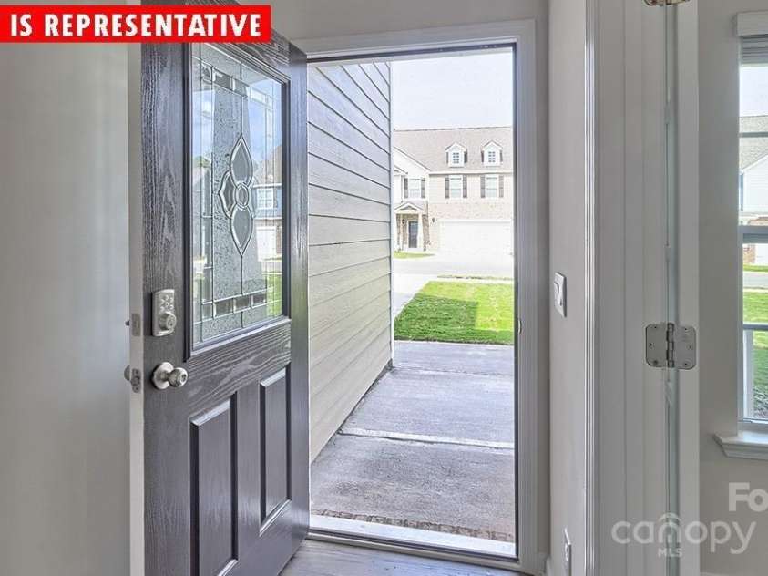 8036 Kennesaw Drive, Gastonia, NC 28056.  MLS# CAR4264689, YatesRealty ID 20297. 