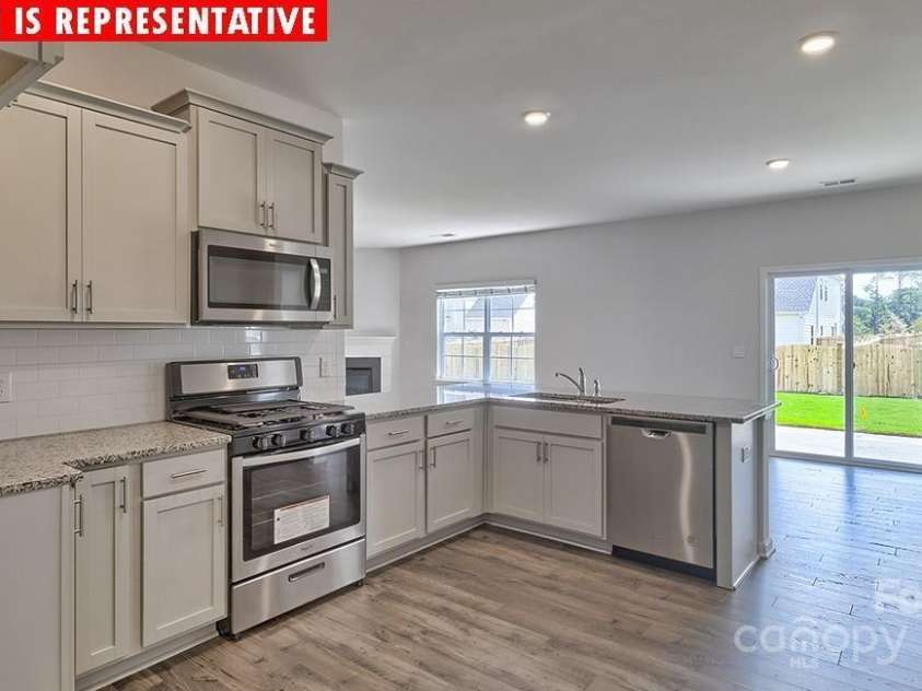 8036 Kennesaw Drive, Gastonia, NC 28056.  MLS# CAR4264689, YatesRealty ID 20297. 