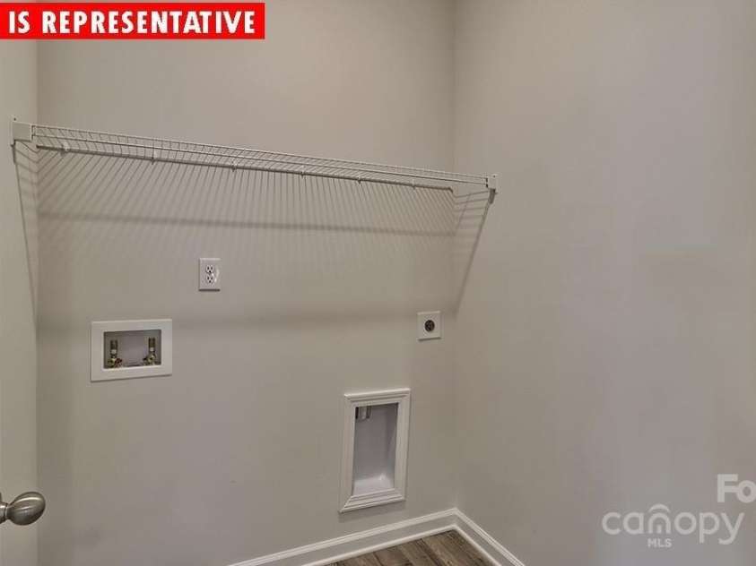 8036 Kennesaw Drive, Gastonia, NC 28056.  MLS# CAR4264689, YatesRealty ID 20297. 