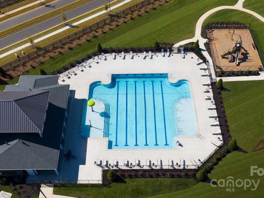 8036 Kennesaw Drive, Gastonia, NC 28056.  MLS# CAR4264689, YatesRealty ID 20297. 