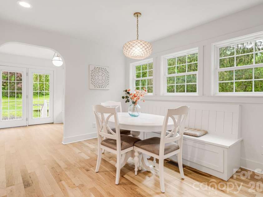 92 Rose Hill Road, Asheville, NC 28803.  MLS# CAR4367333, YatesRealty ID 20297. 