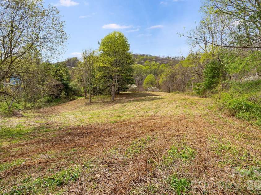 92 Rose Hill Road, Asheville, NC 28803.  MLS# CAR4367333, YatesRealty ID 20297. 
