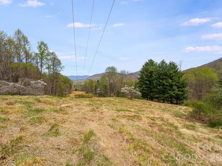 92 Rose Hill Road, Asheville, NC 28803.  MLS# CAR4367333, YatesRealty ID 20297. 
