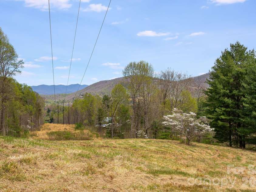 92 Rose Hill Road, Asheville, NC 28803.  MLS# CAR4367333, YatesRealty ID 20297. 