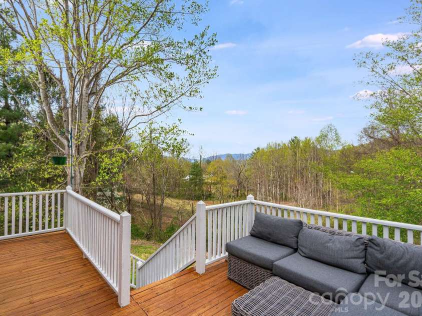 92 Rose Hill Road, Asheville, NC 28803.  MLS# CAR4367333, YatesRealty ID 20297. 