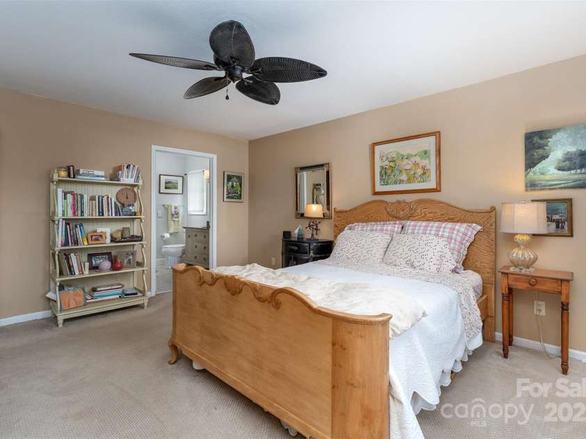 59 Grace Ridge Road, Waynesville, NC 28786.  MLS# CAR4265634, YatesRealty ID 20298. 