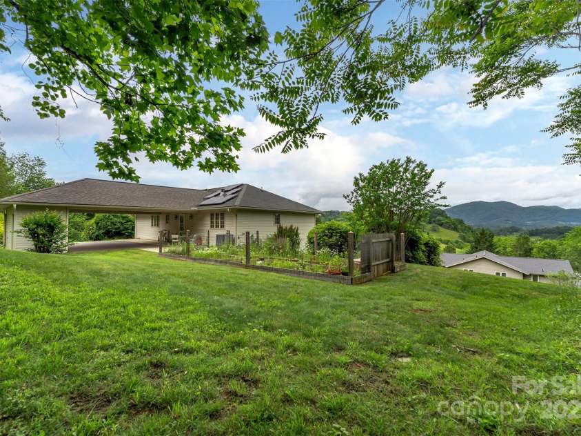 59 Grace Ridge Road, Waynesville, NC 28786.  MLS# CAR4265634, YatesRealty ID 20298. 