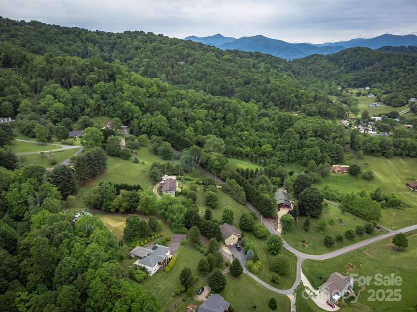 59 Grace Ridge Road, Waynesville, NC 28786.  MLS# CAR4265634, YatesRealty ID 20298. 