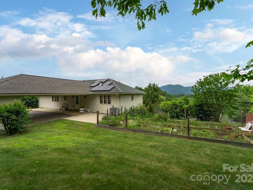 59 Grace Ridge Road, Waynesville, NC 28786.  MLS# CAR4265634, YatesRealty ID 20298. 