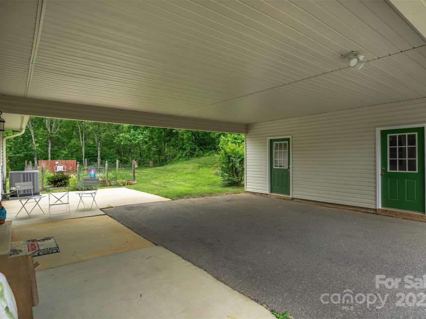 59 Grace Ridge Road, Waynesville, NC 28786.  MLS# CAR4265634, YatesRealty ID 20298. 
