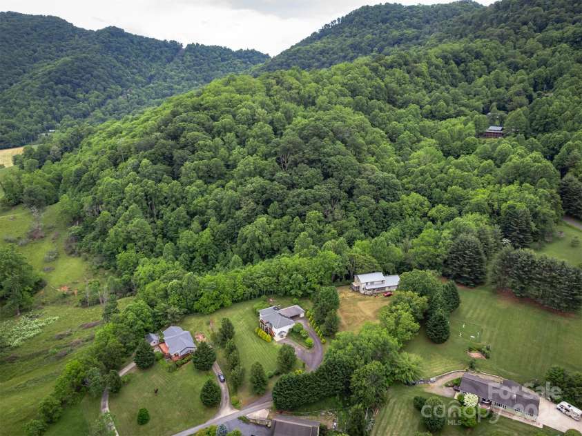 59 Grace Ridge Road, Waynesville, NC 28786.  MLS# CAR4265634, YatesRealty ID 20298. 
