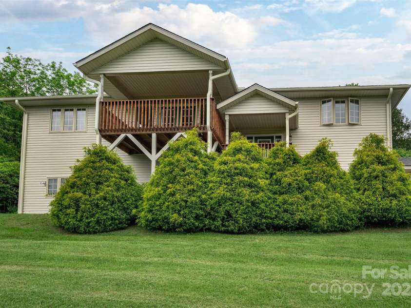 59 Grace Ridge Road, Waynesville, NC 28786.  MLS# CAR4265634, YatesRealty ID 20298. Front of home