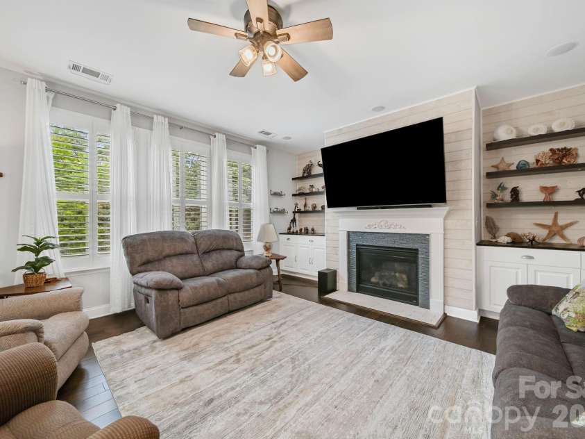 9524 Hightower Oak Street, Huntersville, NC 28078.  MLS# CAR4374636, YatesRealty ID 20298. 