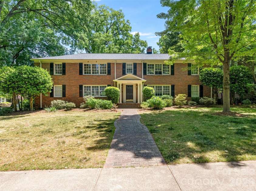1701 Dilworth Road, Charlotte, NC 28203.  MLS# CAR4379474, YatesRealty ID 20299. 