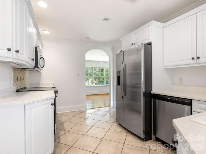 1701 Dilworth Road, Charlotte, NC 28203.  MLS# CAR4379474, YatesRealty ID 20299. 