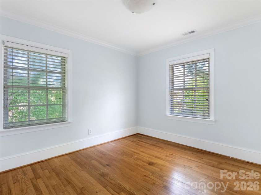 1701 Dilworth Road, Charlotte, NC 28203.  MLS# CAR4379474, YatesRealty ID 20299. 