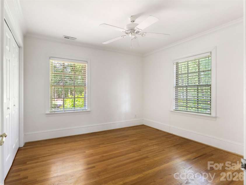 1701 Dilworth Road, Charlotte, NC 28203.  MLS# CAR4379474, YatesRealty ID 20299. 