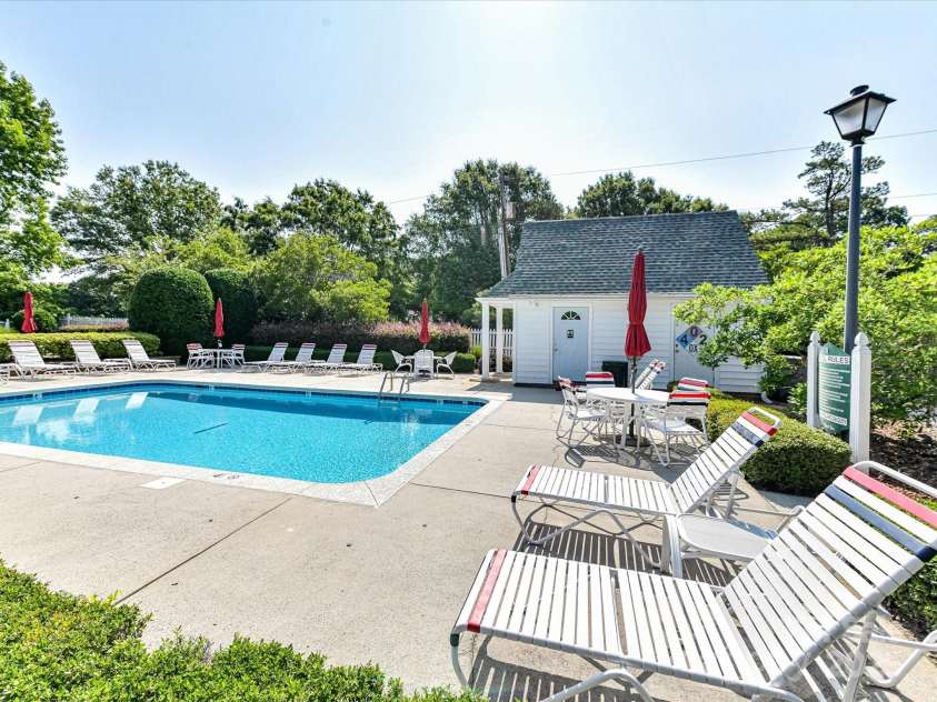 2215 Henery Tuckers Court, Charlotte, NC 28270.  MLS# CAR4267429, YatesRealty ID 20299. Neighborhood pool!