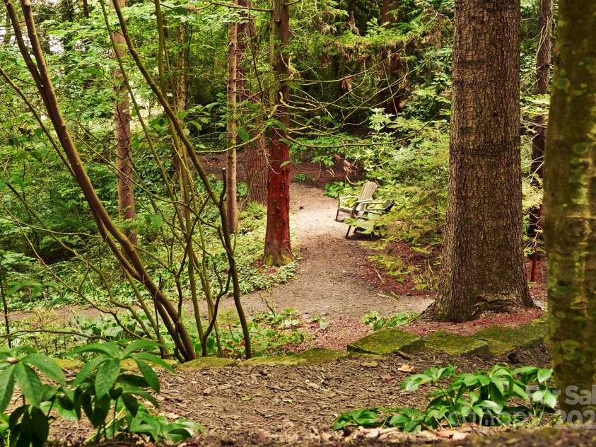 108 Lakewood Drive, Asheville, NC 28803.  MLS# CAR4157016, YatesRealty ID 203. 