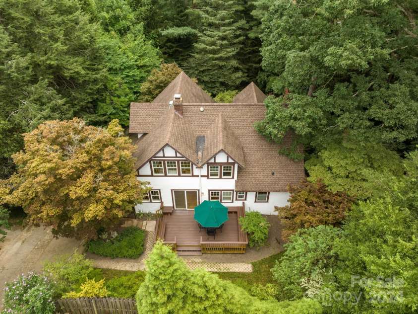 108 Lakewood Drive, Asheville, NC 28803.  MLS# CAR4183083, YatesRealty ID 203. 