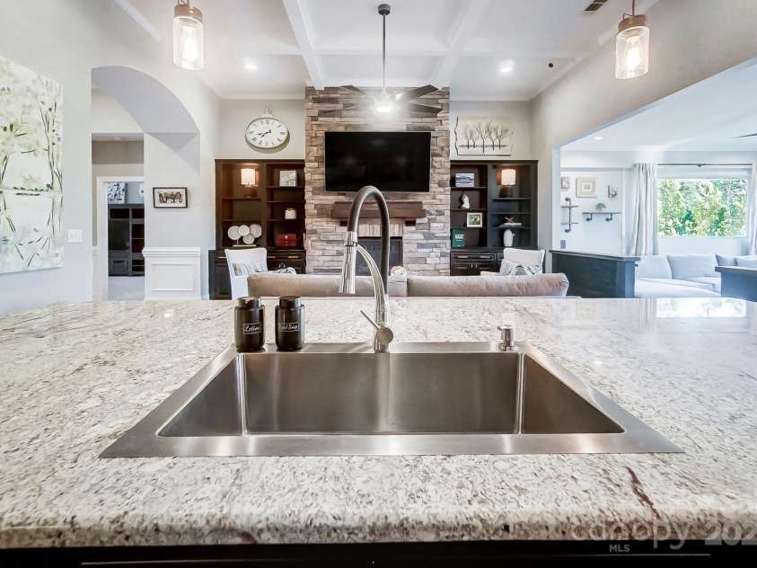 1217 Rosecliff Drive, Waxhaw, NC 28173.  MLS# CAR4197871, YatesRealty ID 2030. 