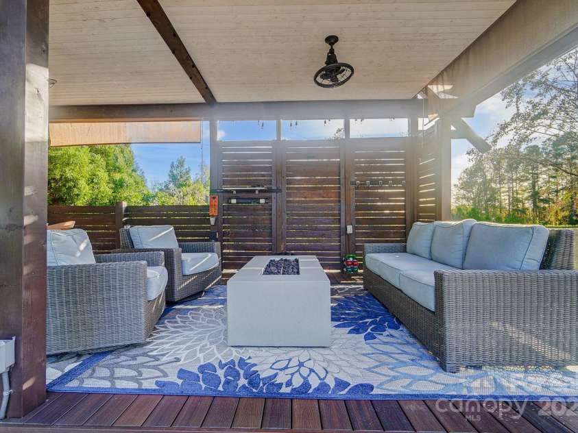 1217 Rosecliff Drive, Waxhaw, NC 28173.  MLS# CAR4197871, YatesRealty ID 2030. 