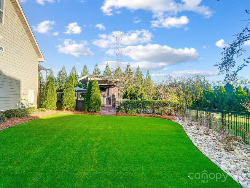 1217 Rosecliff Drive, Waxhaw, NC 28173.  MLS# CAR4197871, YatesRealty ID 2030. 