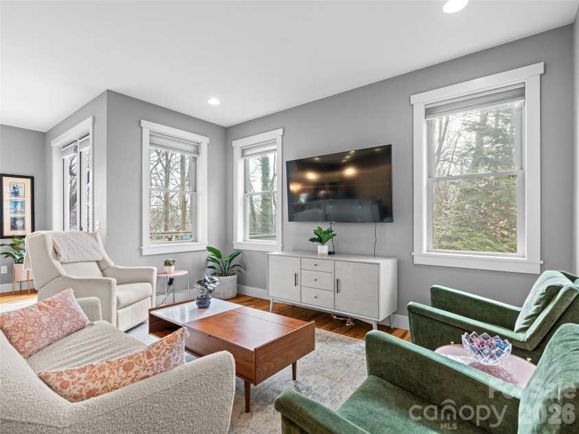 190 Virginia Avenue, Asheville, NC 28806.  MLS# CAR4342221, YatesRealty ID 2030. 