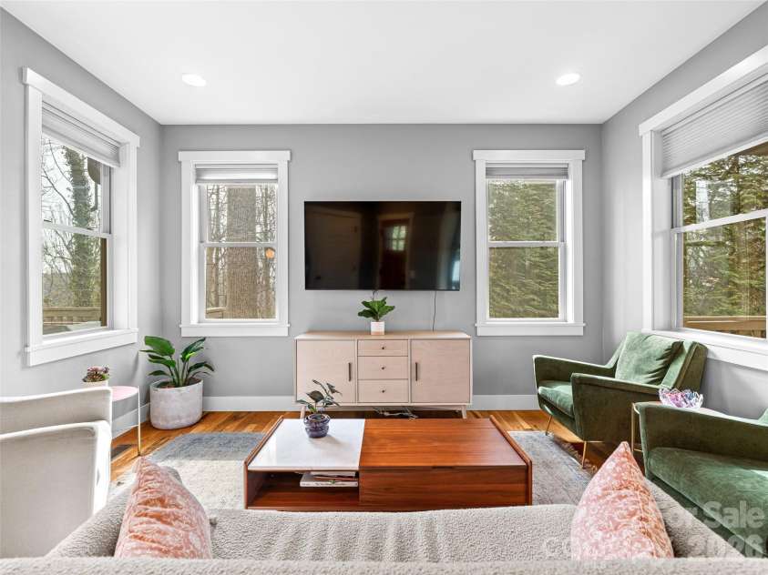 190 Virginia Avenue, Asheville, NC 28806.  MLS# CAR4342221, YatesRealty ID 2030. 