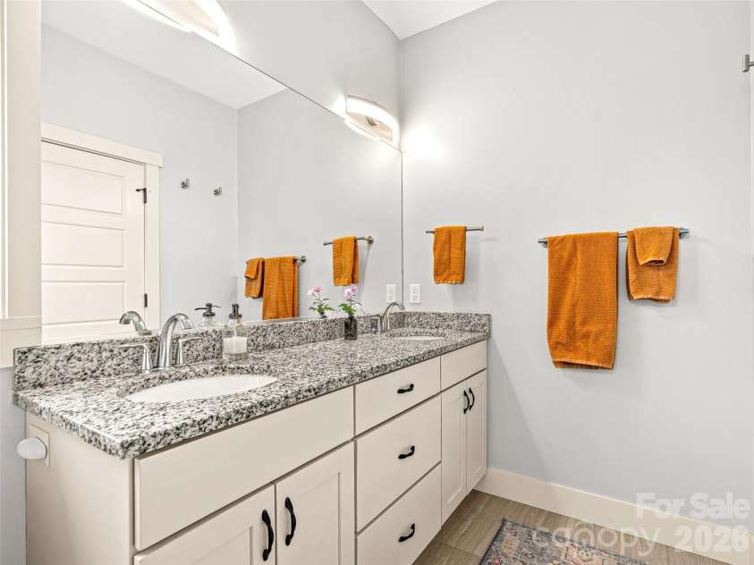 190 Virginia Avenue, Asheville, NC 28806.  MLS# CAR4342221, YatesRealty ID 2030. 