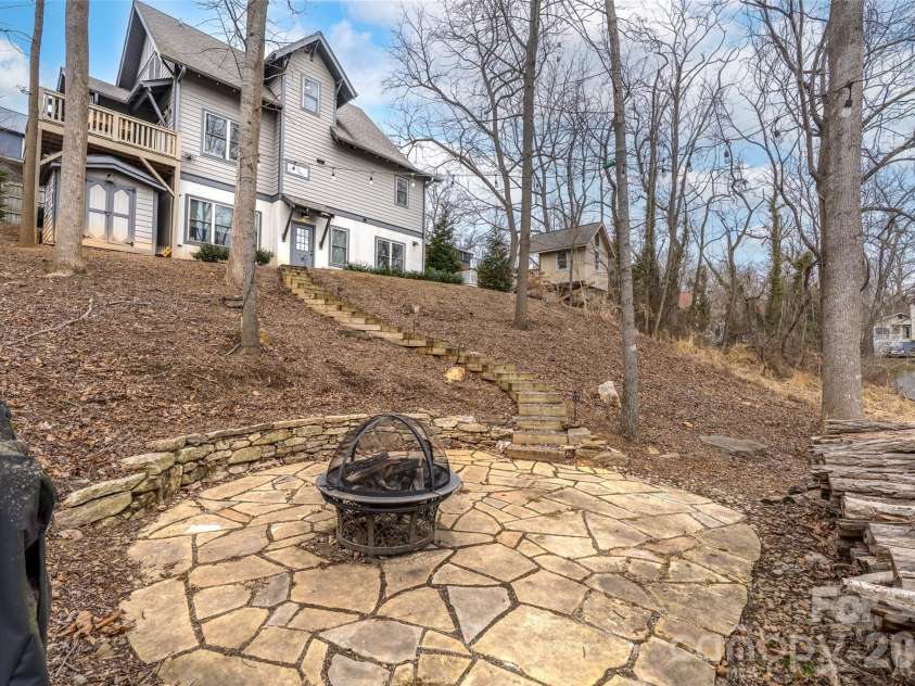 190 Virginia Avenue, Asheville, NC 28806.  MLS# CAR4342221, YatesRealty ID 2030. 