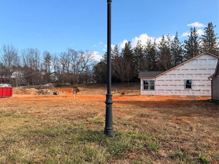 829A Wynnshire Drive, Hickory, NC 28601.  MLS# CAR4334364, YatesRealty ID 2030. 