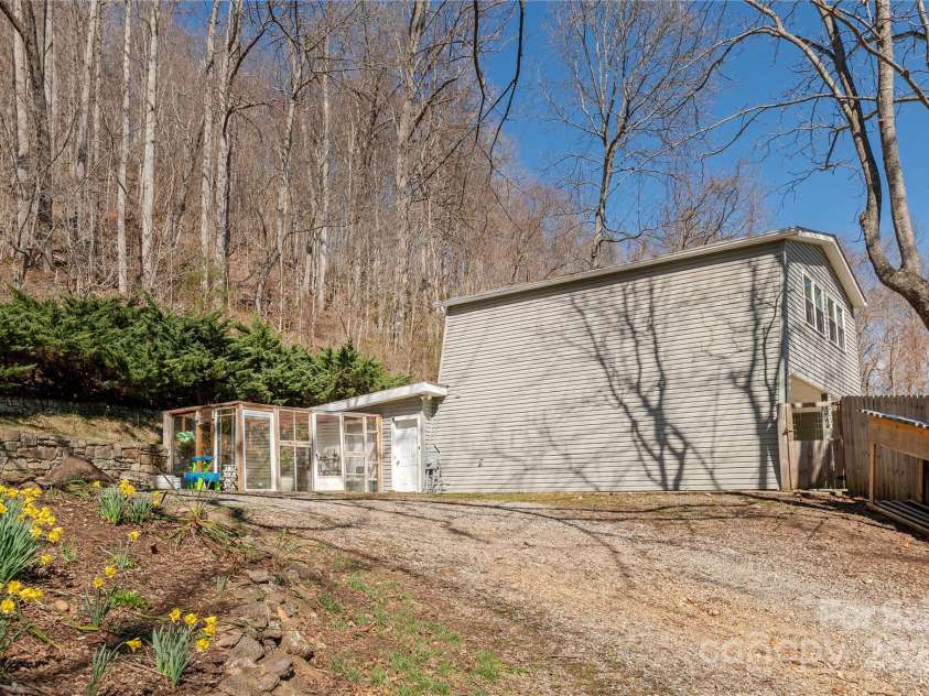 236 Why Worry Boulevard, Canton, NC 28716.  MLS# CAR4235759, YatesRealty ID 20301. Side entrance to the home.