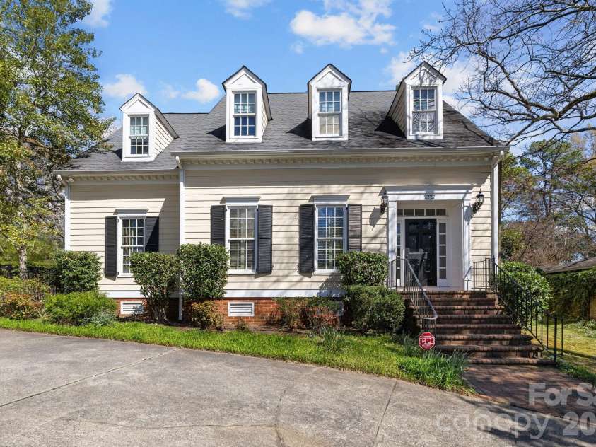 2727 Hampton Avenue, Charlotte, NC 28207.  MLS# CAR4355343, YatesRealty ID 20301. 