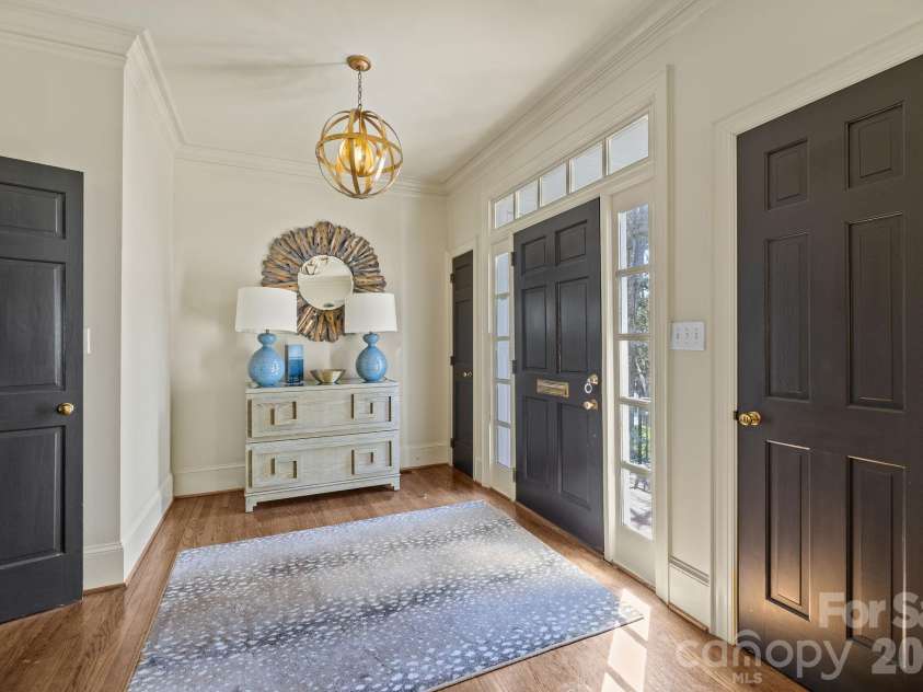 2727 Hampton Avenue, Charlotte, NC 28207.  MLS# CAR4355343, YatesRealty ID 20301. 