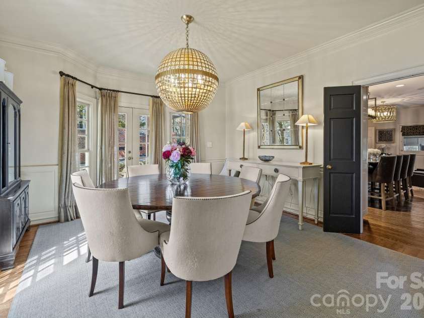 2727 Hampton Avenue, Charlotte, NC 28207.  MLS# CAR4355343, YatesRealty ID 20301. 