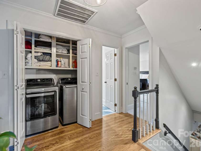 2727 Hampton Avenue, Charlotte, NC 28207.  MLS# CAR4355343, YatesRealty ID 20301. 