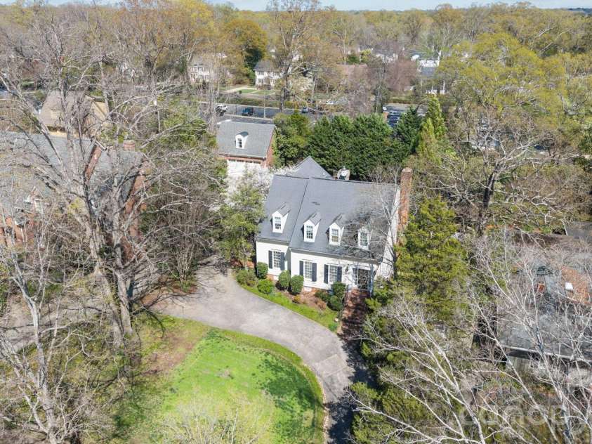 2727 Hampton Avenue, Charlotte, NC 28207.  MLS# CAR4355343, YatesRealty ID 20301. 