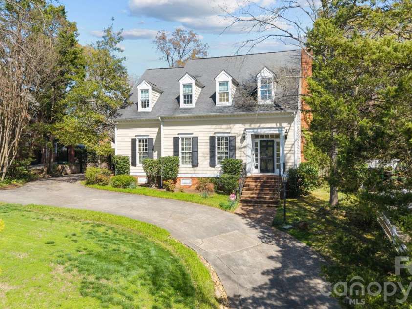 2727 Hampton Avenue, Charlotte, NC 28207.  MLS# CAR4355343, YatesRealty ID 20301. 