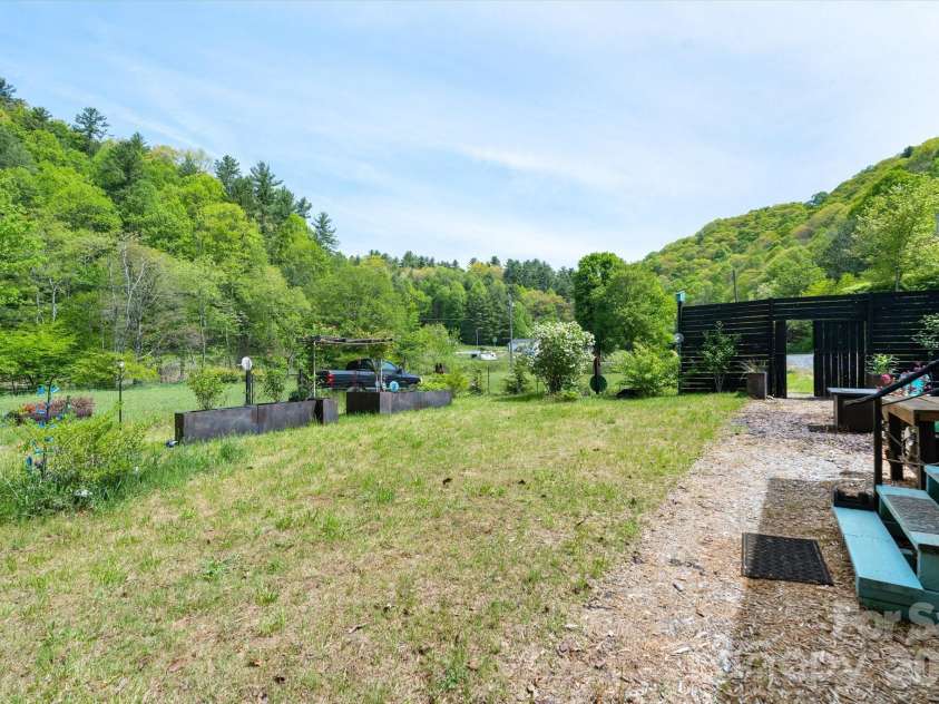 72 Amos Creek Road, Marshall, NC 28753.  MLS# CAR4379561, YatesRealty ID 20302. 