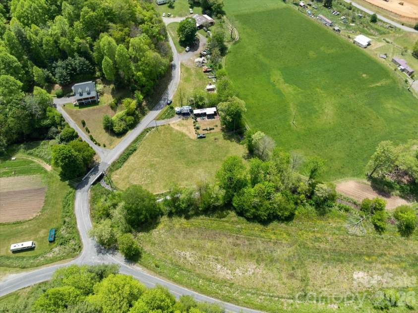 72 Amos Creek Road, Marshall, NC 28753.  MLS# CAR4379561, YatesRealty ID 20302. 