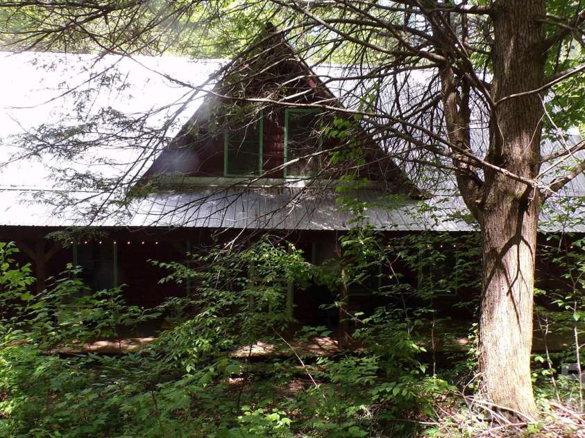 216 Paradise Road, Hendersonville, NC 28792.  MLS# CAR4379597, YatesRealty ID 20303. 