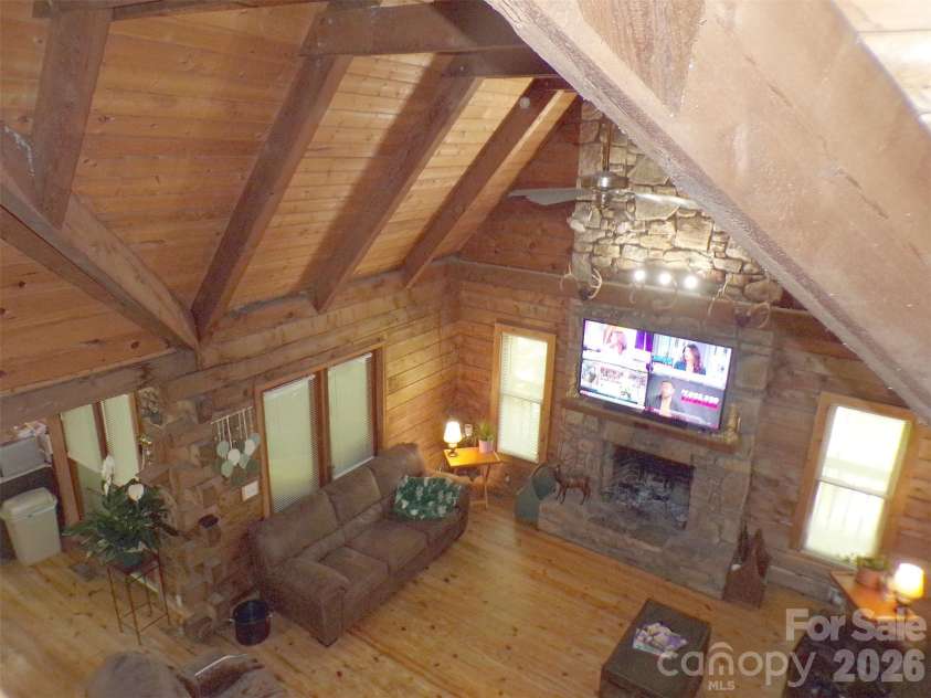 216 Paradise Road, Hendersonville, NC 28792.  MLS# CAR4379597, YatesRealty ID 20303. 